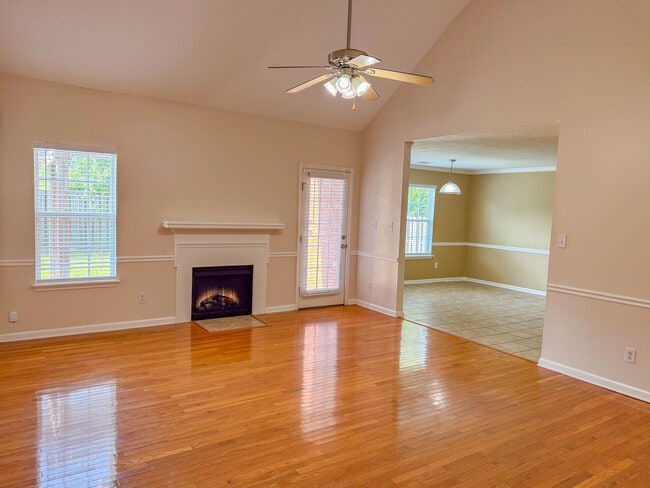 Building Photo - 113 Wells Dr