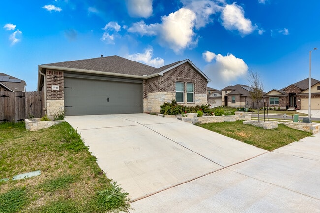 Building Photo - 1641 Catahoula Dr