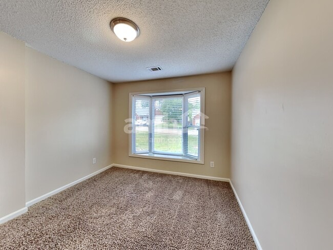 Building Photo - 2725 Freemans Walk Dr