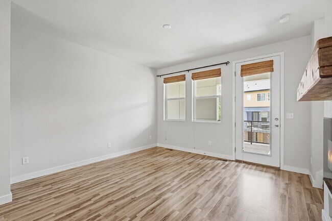 Building Photo - $2,395.95, Two Bedroom, 2.5 bathroom Townhome in Broomfield