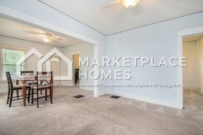 Building Photo - 822 N St Louis Blvd