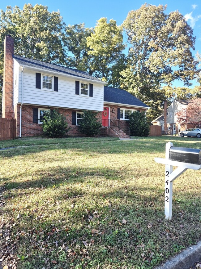 Primary Photo - 2402 Fon Du Lac Rd