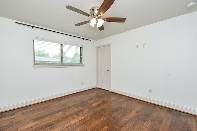 Building Photo - 5815 Dryad Dr