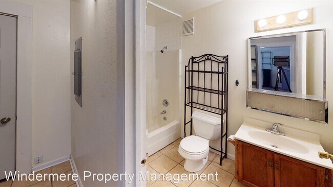 Building Photo - 2 br, 1 bath House - 1269 Melrose Street