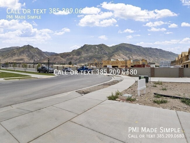 Building Photo - 4935 N Willowbank Dr
