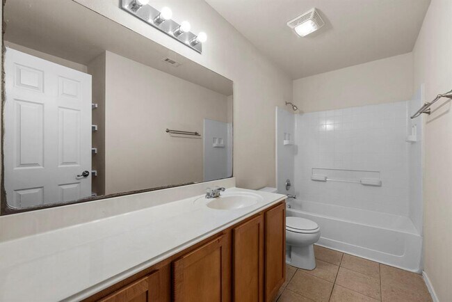 Building Photo - 9424 Castle Pines Dr