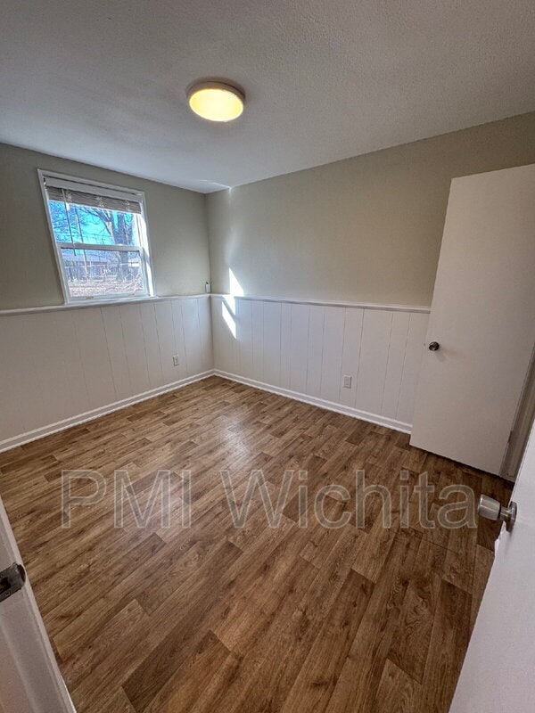 Building Photo - 713 N Dougherty Ave