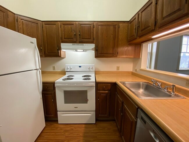 Building Photo - 521 Pine St