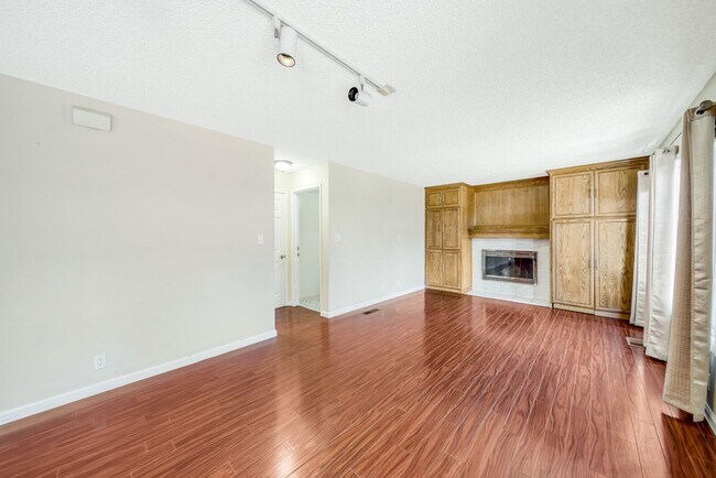 Building Photo - 35216 Wycombe Pl