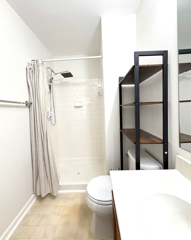 Building Photo - 1971 Darlington Loop