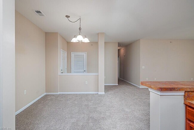 Building Photo - 5300 Warminster Dr
