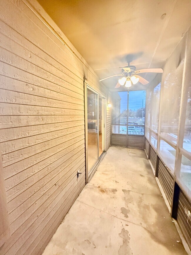 Building Photo - 10555 Turtlewood Ct