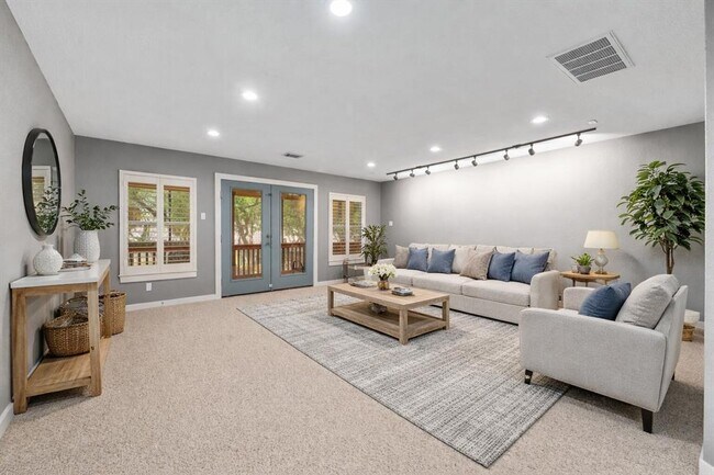 Building Photo - 10820 Sky Rock Dr