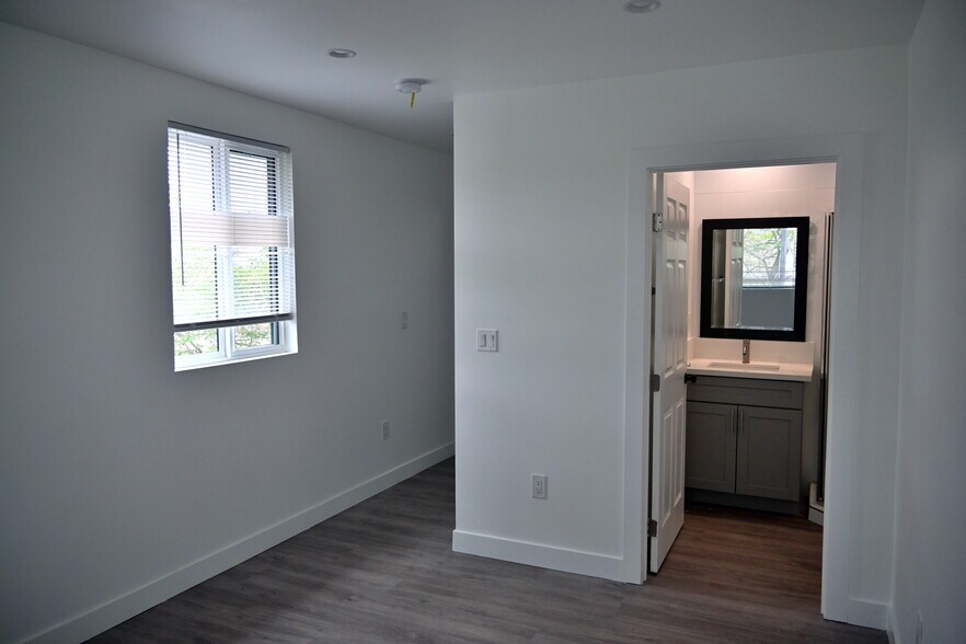 Building Photo - 13536 Remington St