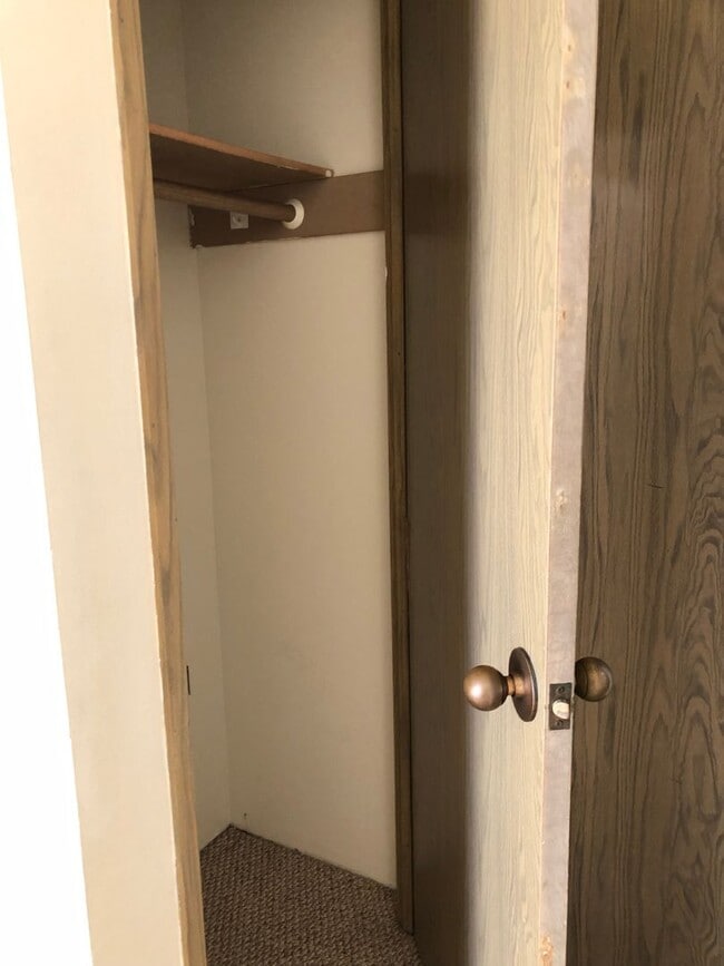 Building Photo - Century West 2 bedroom 2 bathroom 1 covere...