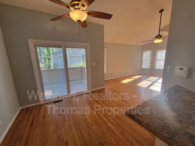 Building Photo - 104 Shotts Ct