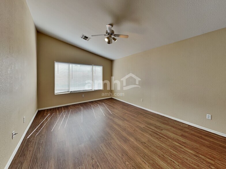 Building Photo - 2715 N 90th Ave