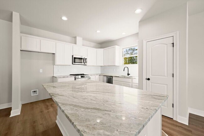 Building Photo - 30673 Dunn Rd