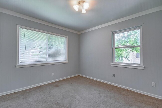 Building Photo - 515 Azaleadell Dr