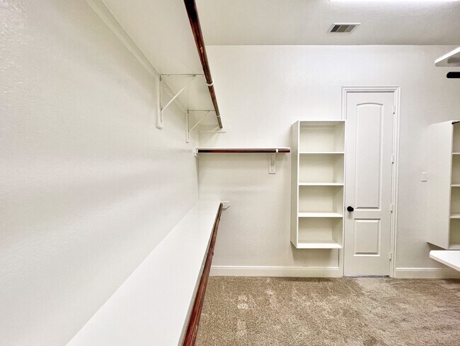 Building Photo - 78 Lindenberry Cir