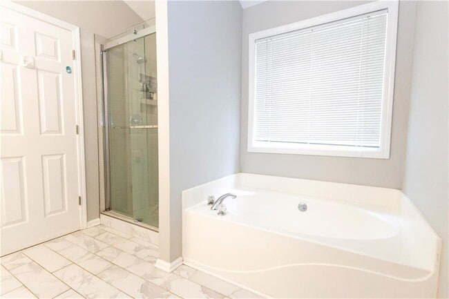 Building Photo - 315 Myrtlewood Terrace NW