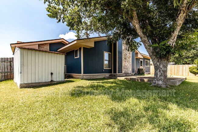 Building Photo - 3503 Clearfield Dr