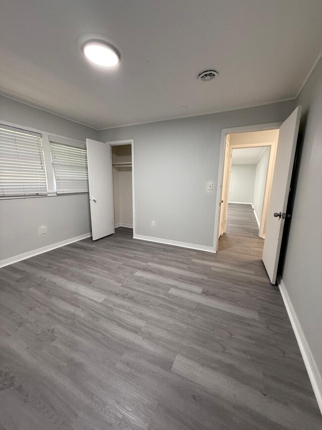 Building Photo - 3415 Willow Ln Dr