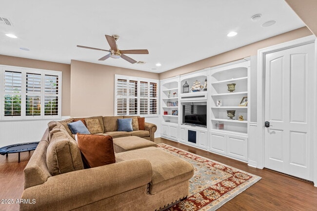 Building Photo - 3452 E Ivyglen Cir