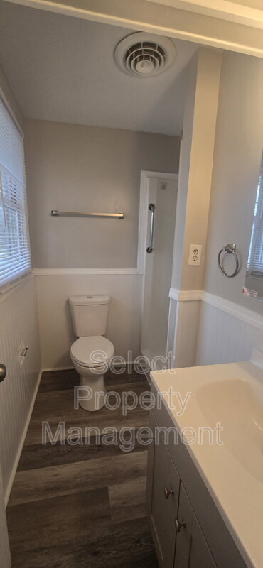 Building Photo - 3914 Maplecrest Rd