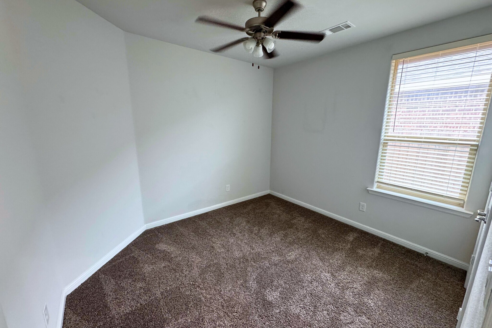 Building Photo - 1608 Bandolier Dr