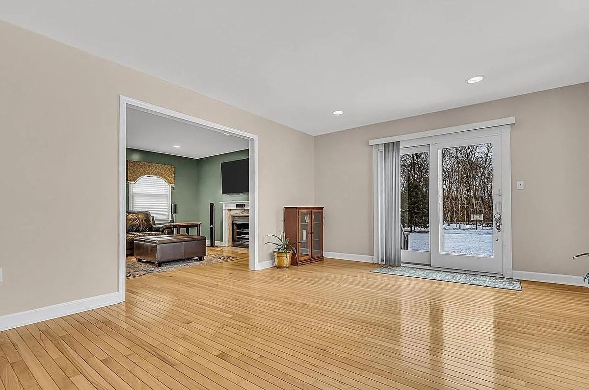 Building Photo - 283 N New Prospect Rd