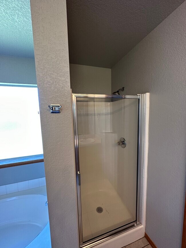 Building Photo - 2004 Cloverdale Ln