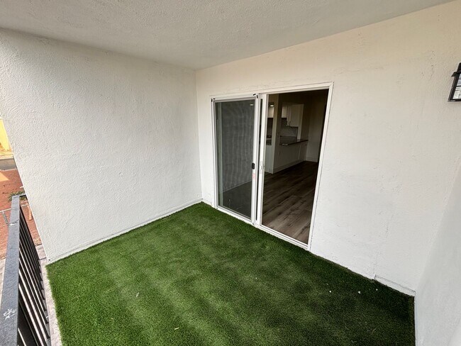 Building Photo - Gorgeous 2bed/1bath home located in Spring...