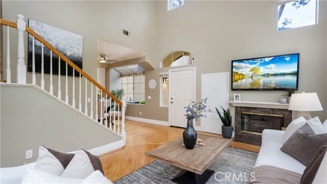 Building Photo - 71 Tierra Plano