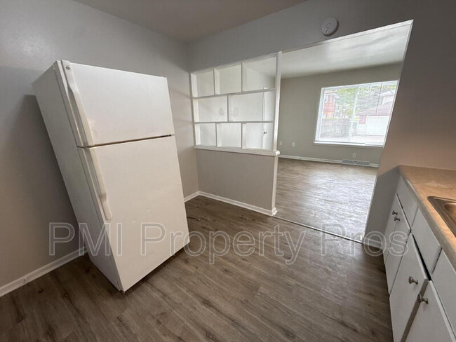 Building Photo - 7701 W Hampton Ave