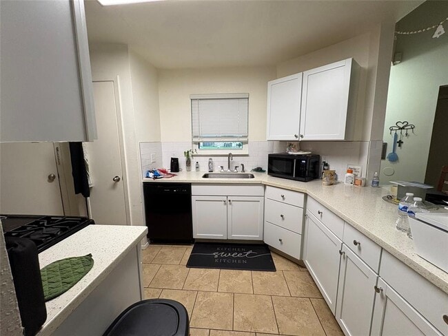 Building Photo - 18611 Bridoon Dr