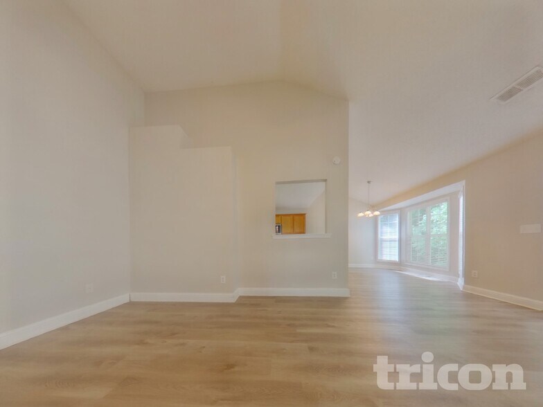 Building Photo - 349 Morning Star Dr