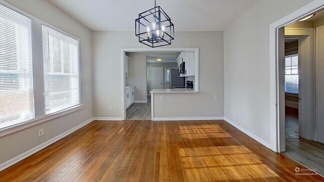 Building Photo - Murray Hill 3 bedroom