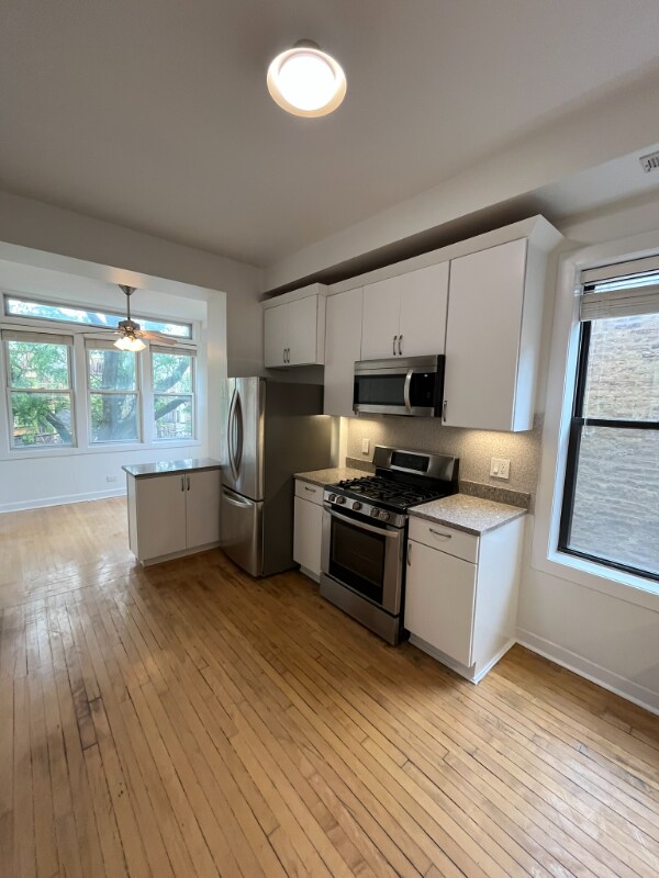 Building Photo - 1320 N Wicker Park Ave