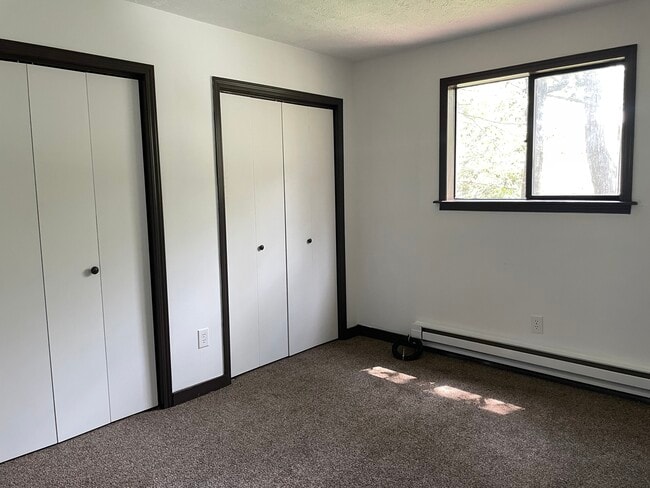 Building Photo - 2141 Rosemont Dr