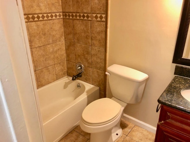 Building Photo - 16 Stardust Ct