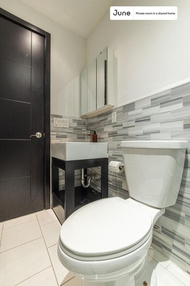 Building Photo - Room in Shared 4 bed/2 bath home
