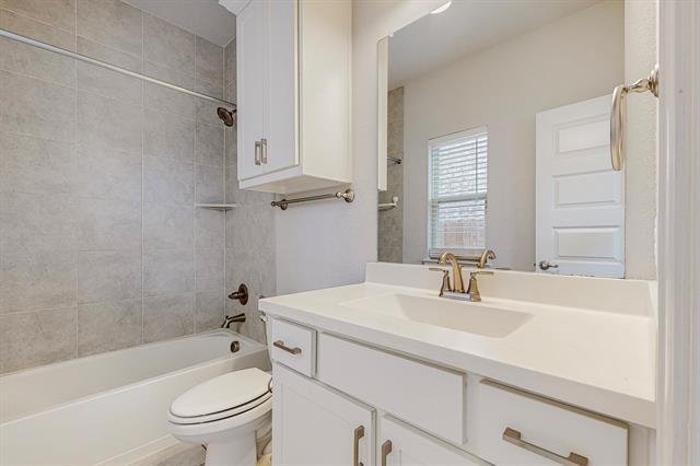 Building Photo - 1101 Putman Dr
