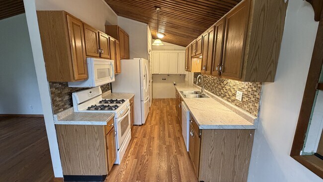 Building Photo - 101 McKinley Cir