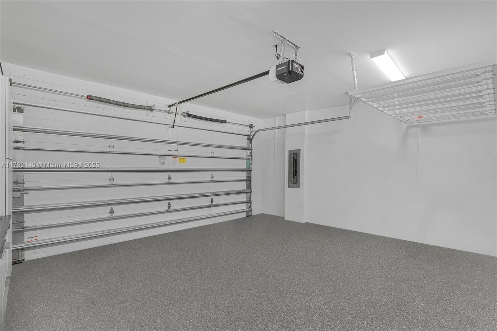 Building Photo - 10373 NW 68th Ter