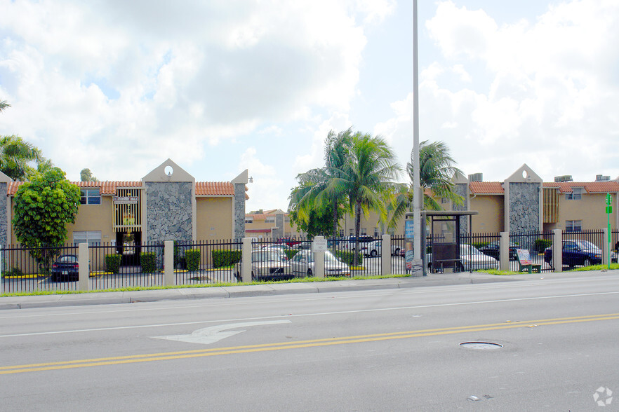 Building Photo - Blackstone Apartments