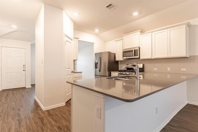 Building Photo - 175 Silver Springs Bend