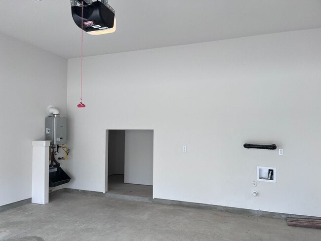 Building Photo - 1531 N Red Bud Ln