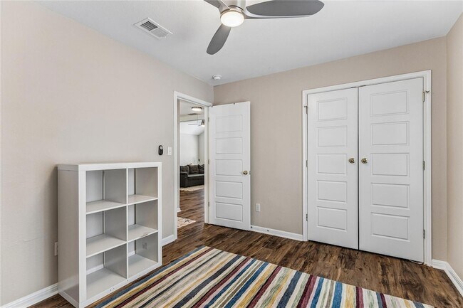 Building Photo - 1705 Chula Vista Dr