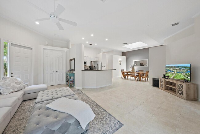 Building Photo - 7719 Azalea Ct